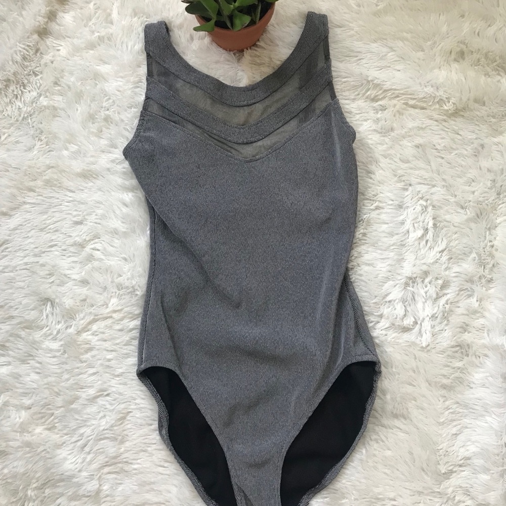 Vintage 90’s bathing suite. Women’s size 8.